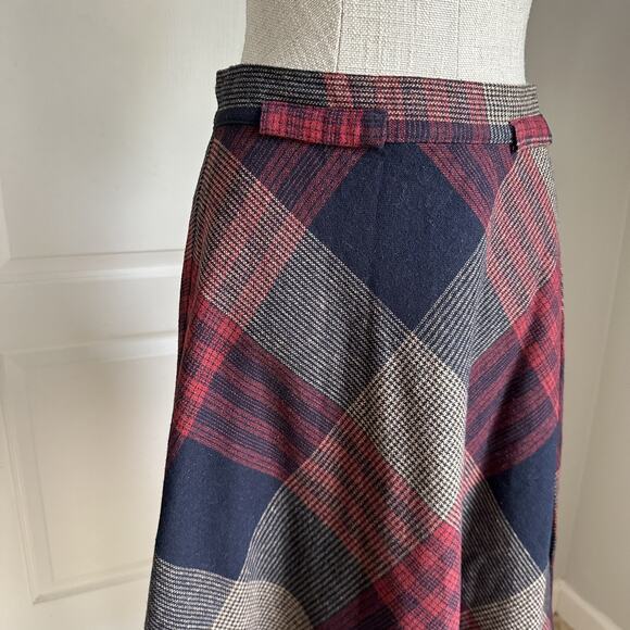 SOLD 1970’s Vintage A-line Wool blend Plaid Skirt - Picture 2 of 7